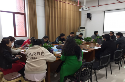 杨向东在音乐系党支部宣讲全国教育大会精神