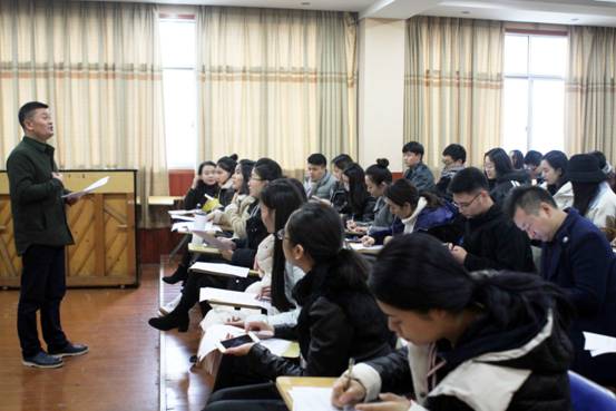 【简讯】周文清副院长给中国音乐学院学生教授花鼓戏