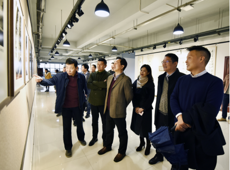 我院举办“文明创建 廉洁校园 你我同行”摄影书画设计作品展