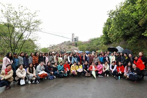 学院工会组织教职员工赴浔龙河踏青赏花