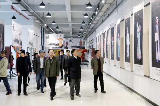 “湖南地方戏曲化妆、服装技术研修班”举行结业汇报