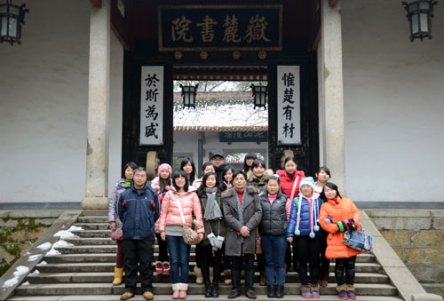 社文系组织学生参加省考古汇报会