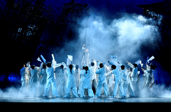 追忆伟人风华 致敬峥嵘岁月——学院大型原创革命题材花鼓戏《徐特立》首演