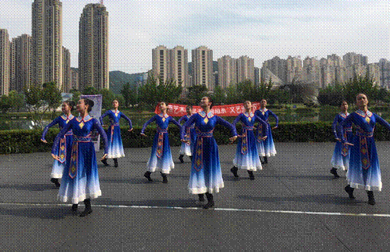 舞蹈系举行文艺进社区活动