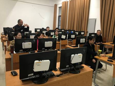 公共教学部综合教研室开展蓝墨云班课集体培训