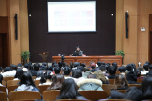 中南大学博士生导师孙湘明教授来校讲授《视觉思维》