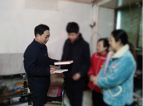 院领导带队开展家访活动