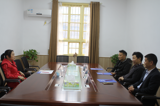 四川艺术职院党委书记杨红梅来我院考察交流