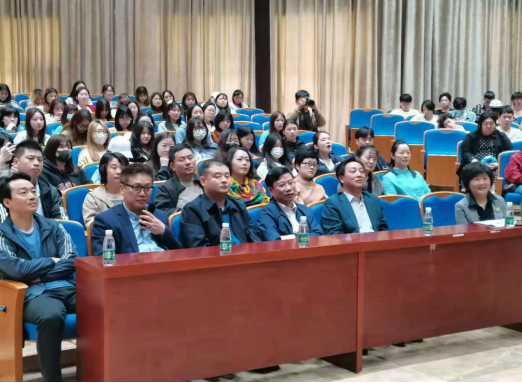 九三学社中央委员，中央音乐学院教授、博导刘月宁来校讲学