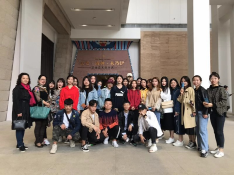 文旅系师生赴省博物馆开展教学实践活动