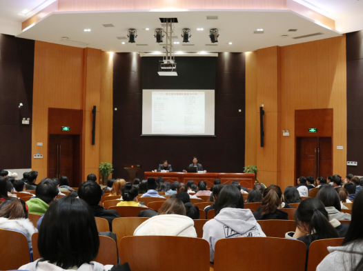 谭伟平做客湖艺大讲堂 纵论艺术创意灵感的探寻