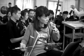 潇湘晨报——长得像二胡，它是湖南独有的“大筒”