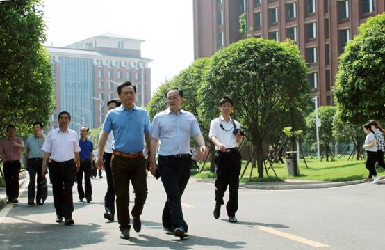 禹新荣厅长一行来学院督察工作