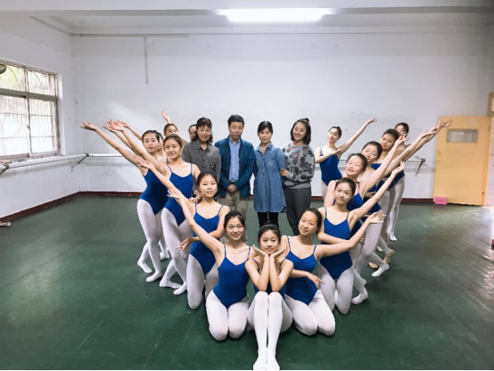 三校区合一  党员在行动